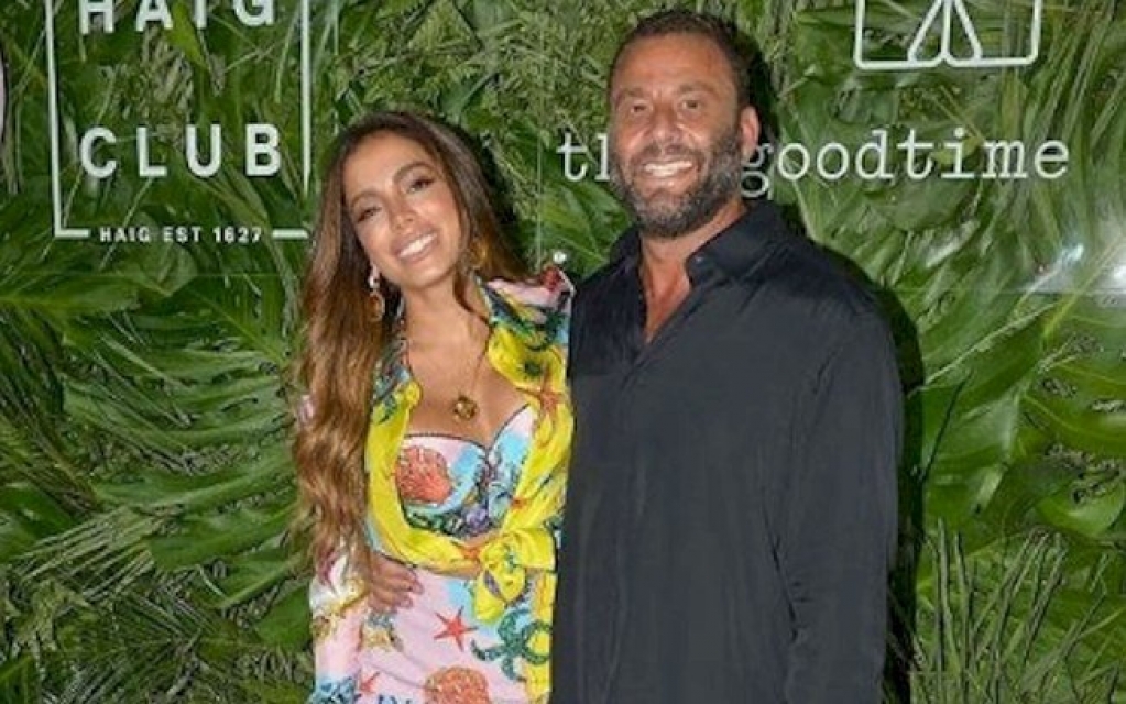 Anitta participa da inauguração do hotel de Pharrell Williams Anitta participa da inauguração do hotel de Pharrell Williams