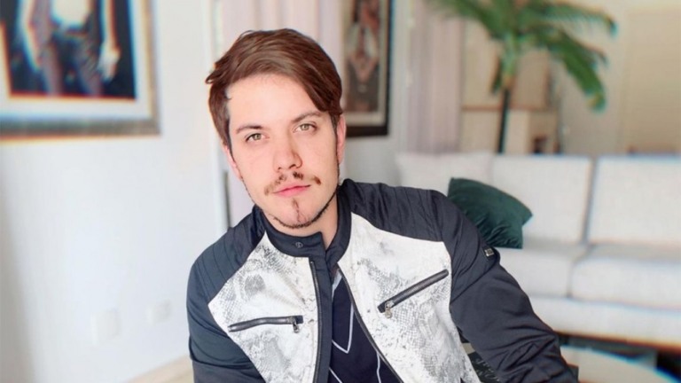 "Só amor e gratidão", diz filho de Joelma sobre relação com a mãe e com Ximbinha