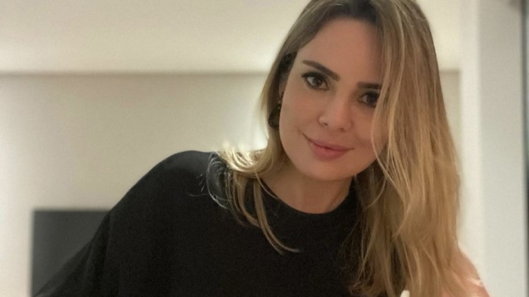 Com bochechas mais finas, Rachel Sheherazade nega bichectomia: "Nunca cogitei"
