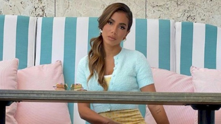 Anitta posta meme com Juliette e fãs da sister vão à loucura