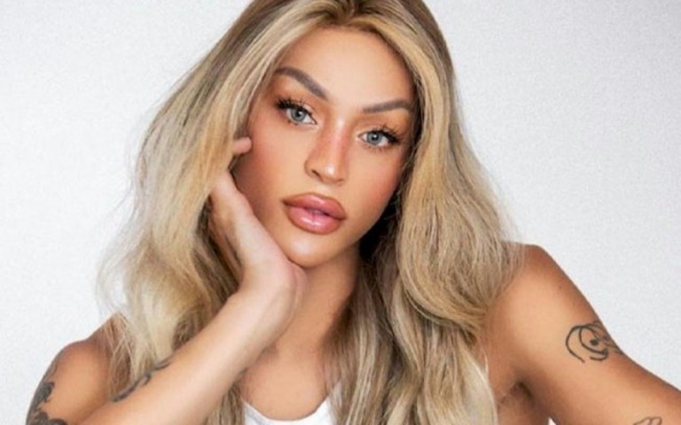 Pabllo Vittar anuncia novo single com meme de Anitta