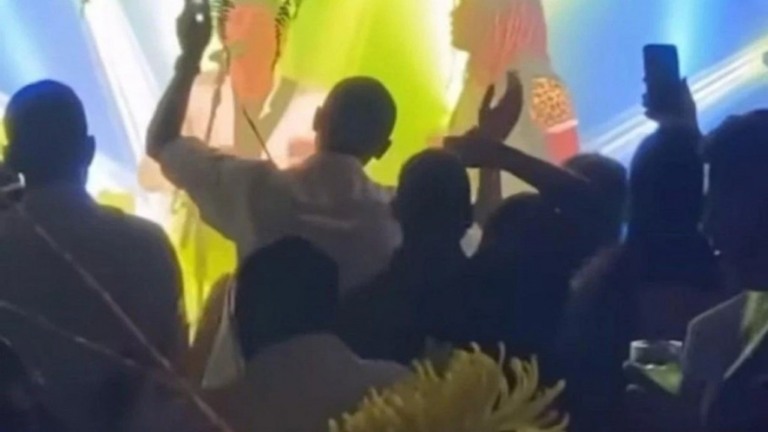 Toni Garrido e Jorge Vercillo se apresentam em festa de casamento na pandemia