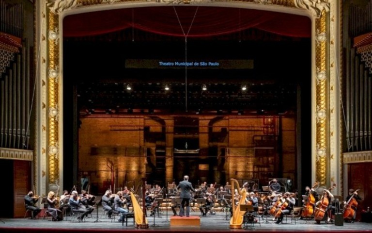 Theatro Municipal de SP inaugura tour virtual com narração de Marisa Orth