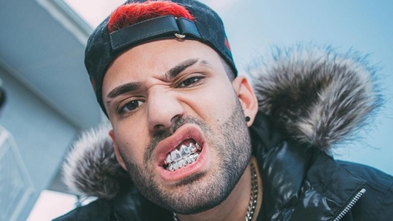 Krawk lança álbum com participações de Lucas Lucco, Ferrugem e Tropkillaz