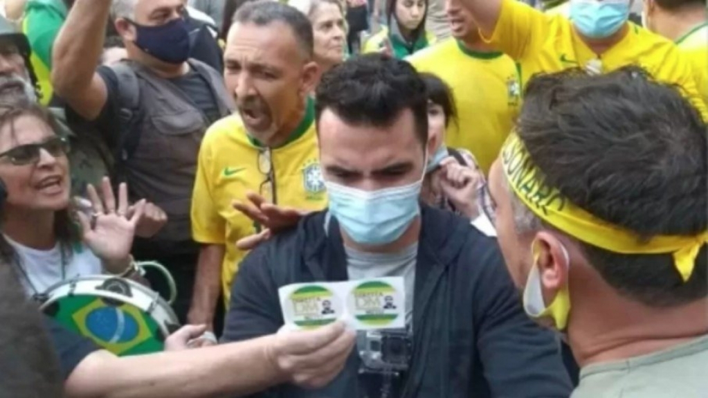 Arthur do Val é expulso de ato pró-Bolsonaro após irritar apoiadores; assista