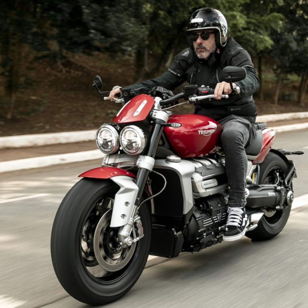 Triumph Rocket 3 R é a nova moto do famoso chef de cozinha Henrique Fogaça