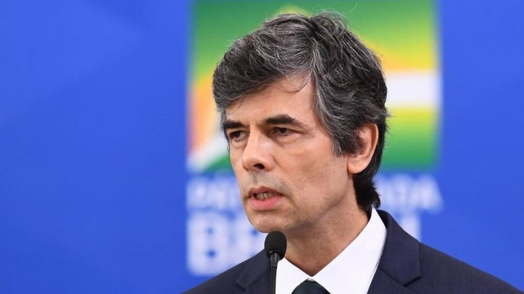 Teich: implementação da cloroquina e "falta de autonomia" pesaram em saída