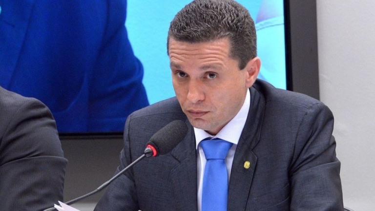 Deputado acusa Bolsonaro de ter "grave doença mental" após fala contra China