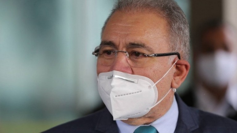 Antes de ir à CPI, Queiroga quer fechar novo contrato com Pfizer