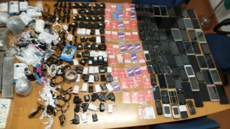 Penitenciária do Tremembé é invadida por 'ninjas' com armas, celulares e drogas