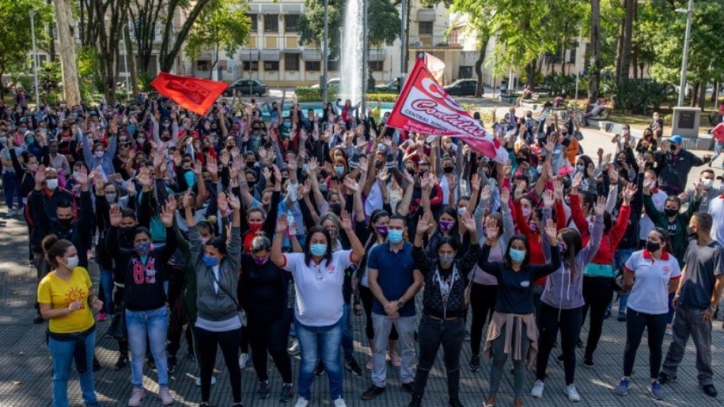 Após um mês em greve, funcionárias de terceirizadas da LG conquistam indenização