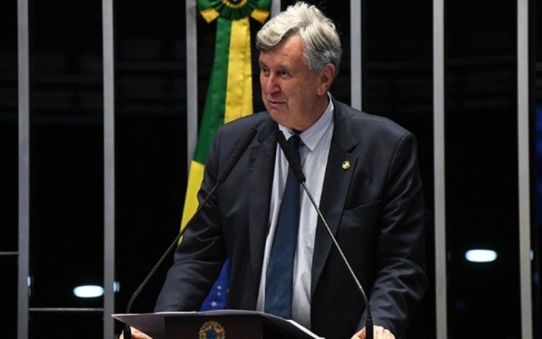 Senador governista tenta usar CPI da Covid para defender cloroquina