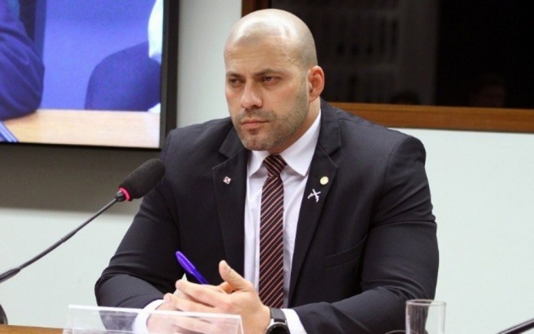 Daniel Silveira e blogueiro bolsonarista são cotados pelo PTB para o Senado