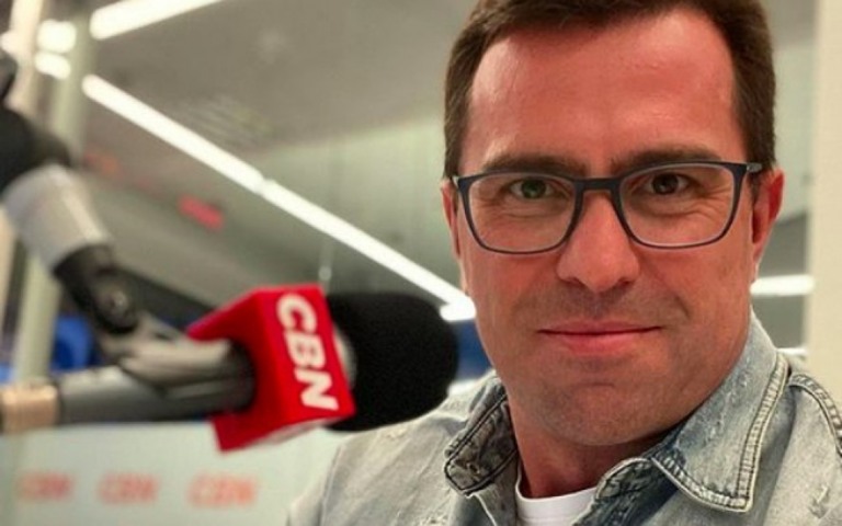 Rodrigo Bocardi se emociona durante o "Bom Dia SP": "Querem me derrubar"