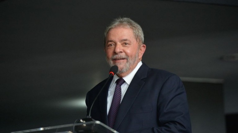 PT, PSB e PSD estudam 'acordão' para derrotar Bolsonaro em 2022, diz jornalista
