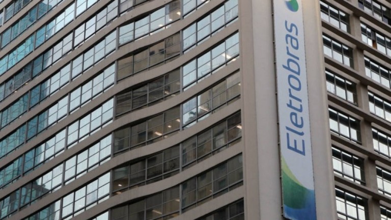 Em posse, novo presidente da Eletrobras defende privatização da estatal