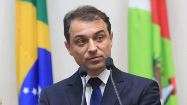Governador de SC se livra do segundo processo de impeachment e voltará ao cargo