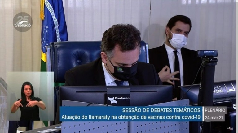 MPF intima Filipe Martins a explicar gesto tido como racista