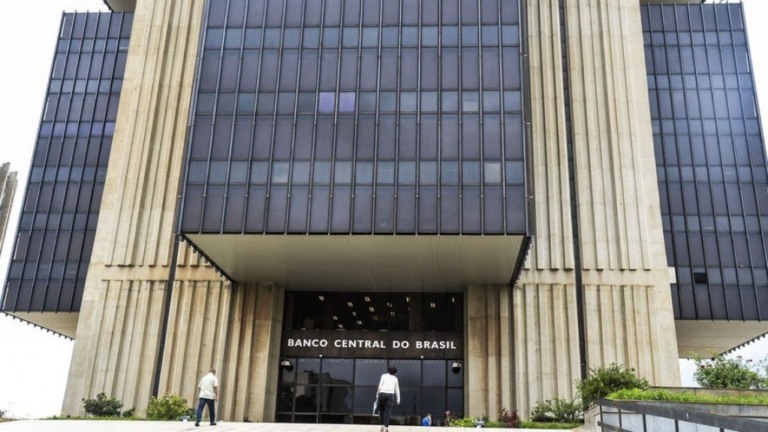 Mercado eleva expectativa de inflação para 5,06%; teto da meta é 5,25%