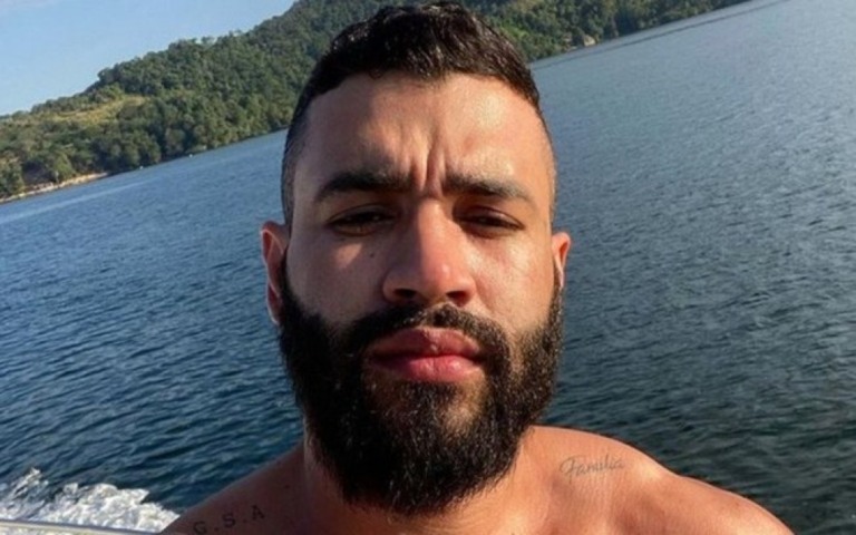 Gusttavo Lima homenageia Andressa Suita e se declara: "Merece tudo"
