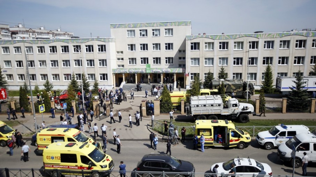 VÍDEO: Atirador entra em escola e mata oito pessoas na Rússia VÍDEO: Atirador entra em escola e mata oito pessoas na Rússia