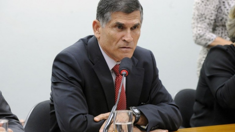 Ex-ministro de Bolsonaro critica salário fura-teto: ‘imoralidade’