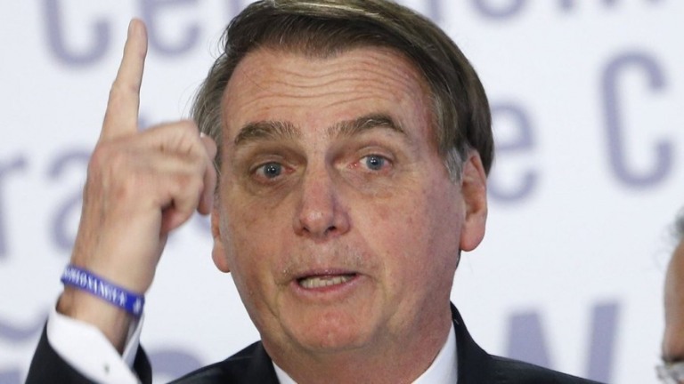 Bolsonaro chama de "canalhas" jornalistas que revelaram caso do 'Bolsolão'