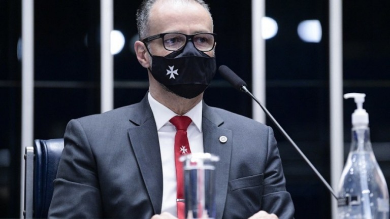 CPI da Covid: "Conduta de Bolsonaro difere da minha", diz Barra Torres