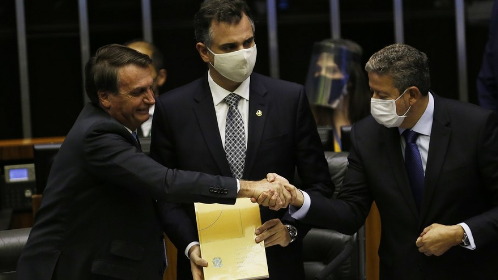 'Bolsolão': Oposição pede que TCU suspenda pagamento de emendas a parlamentares 'Bolsolão': Oposição pede que TCU suspenda pagamento de emendas a parlamentares