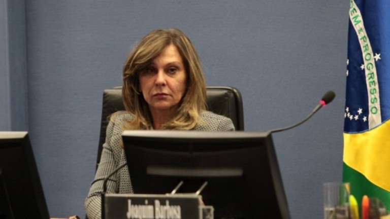 PGR estuda abrir investigação contra governadores por hospitais de campanha