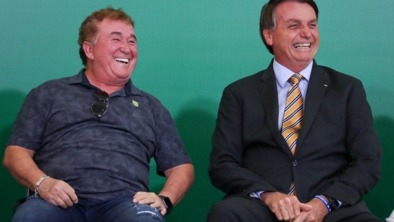Bolsonaro se reuniu com cantor durante reunião com a Pfizer sobre vacinas