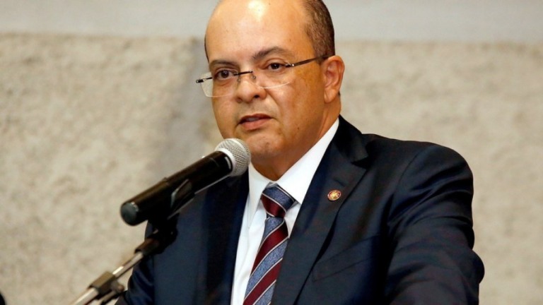 Governador do DF recebeu R$ 15 milhões do Bolsolão; dinheiro foi gasto em trator
