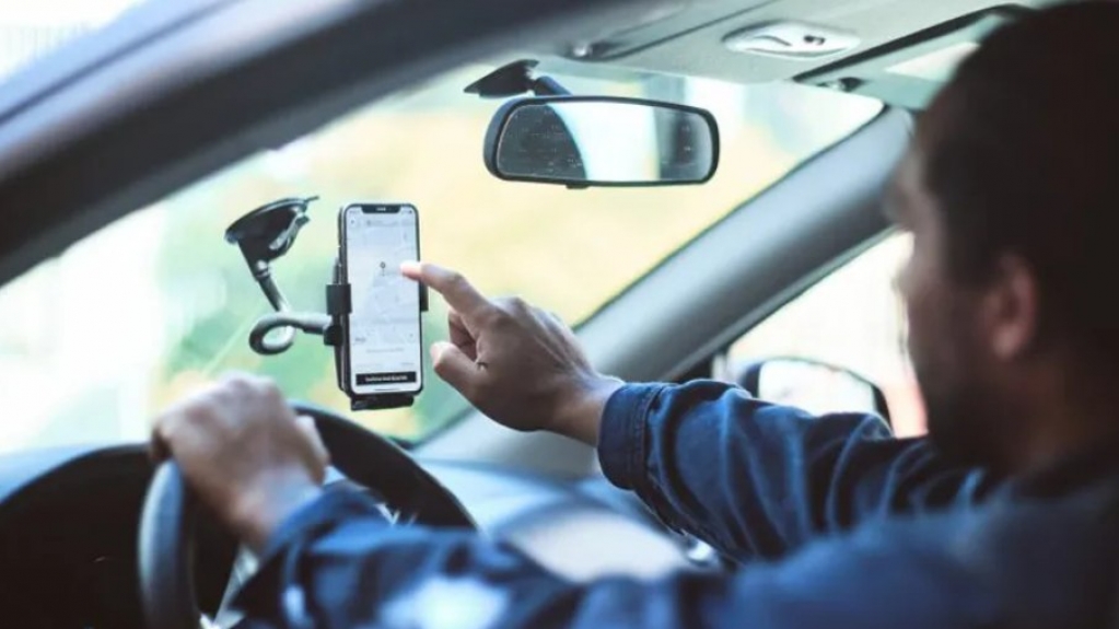 TRT determina investigação sobre vínculo empregatício entre Uber e motoristas
