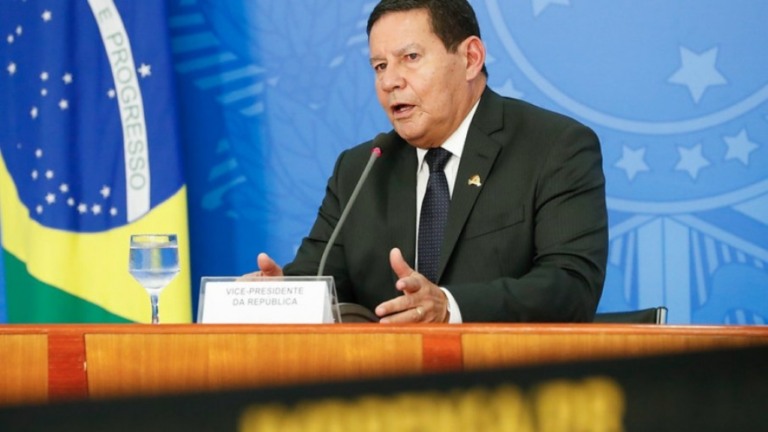 "Não vejo como um afrouxamento", diz Mourão sobre licenciamento ambiental