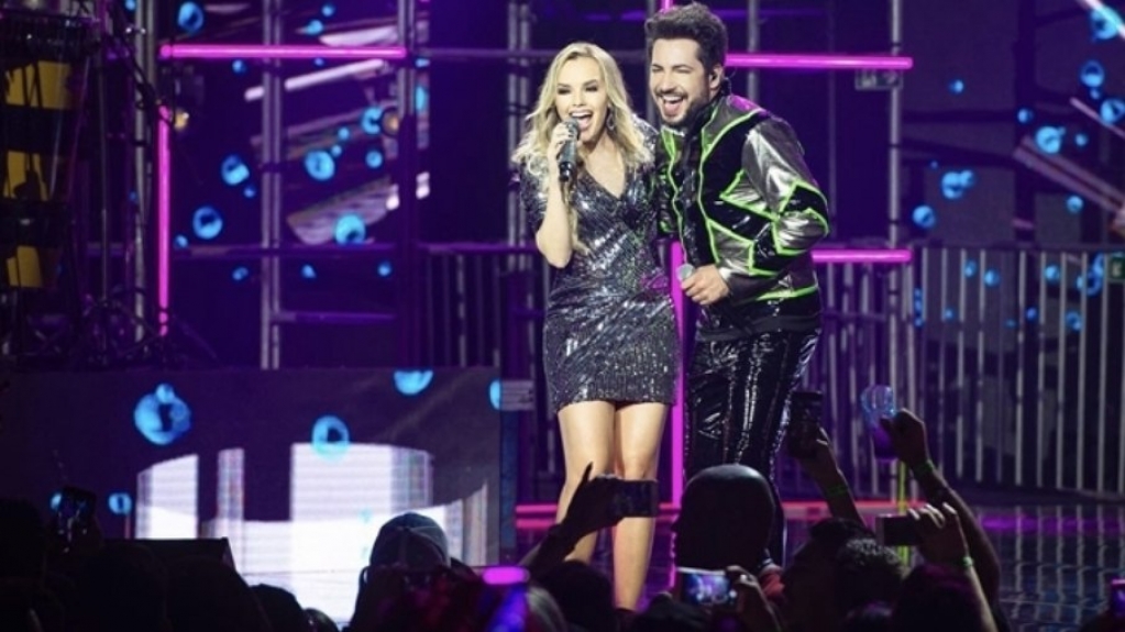 Mesmo com Thiago confinado no "Power Couple", Thaeme divulga single inédito