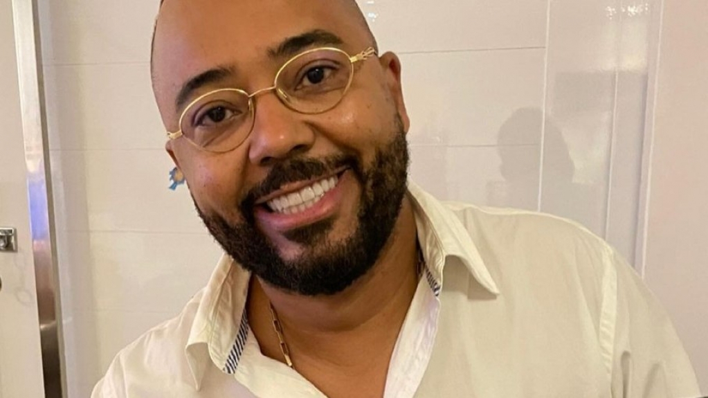 Após show no Copacabana, Dudu Nobre segue para 'feijoada' e roda de samba Após show no Copacabana, Dudu Nobre segue para 'feijoada' e roda de samba