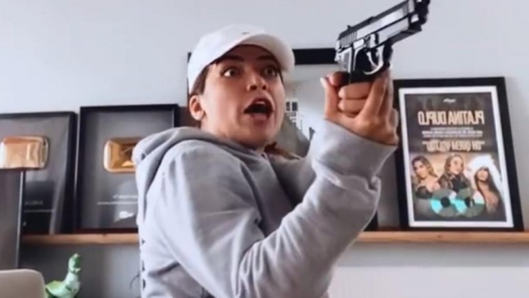 Funkeira tem armas para se proteger