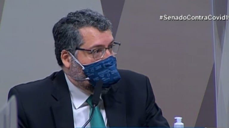 Simone Tebet sugere prisão de Ernesto Araújo por acusações contra Kátia Abreu