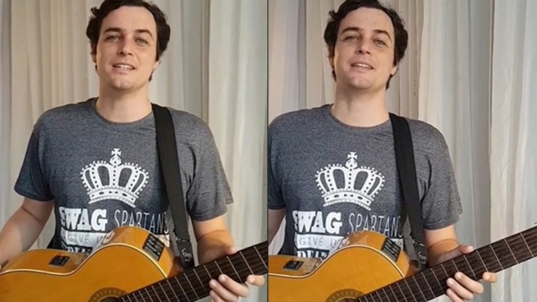 Felipe Dylon, sucesso nos anos 2000, dá aulas de violão e canto pela internet