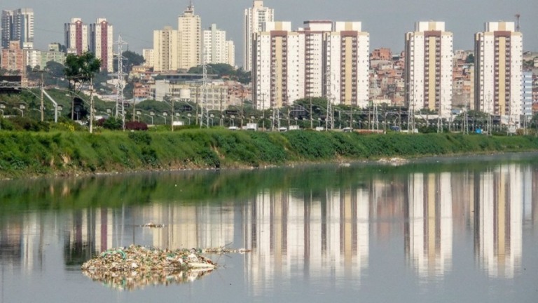Governo de São Paulo anuncia aporte para tratamento do rio Pinheiros
