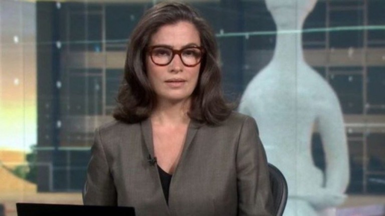 Renata Vasconcellos chama Bolsonaro de "ex-presidente" no Jornal Nacional