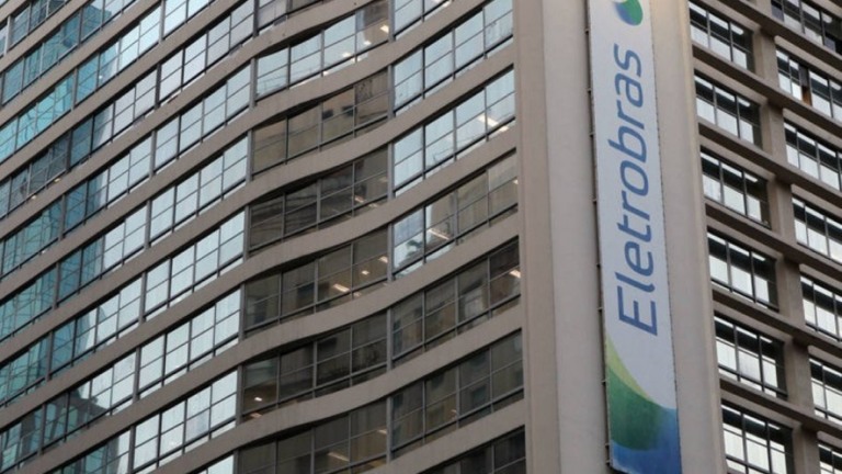 Câmara aprova privatização da Eletrobras, apesar da tentativa de obstrução