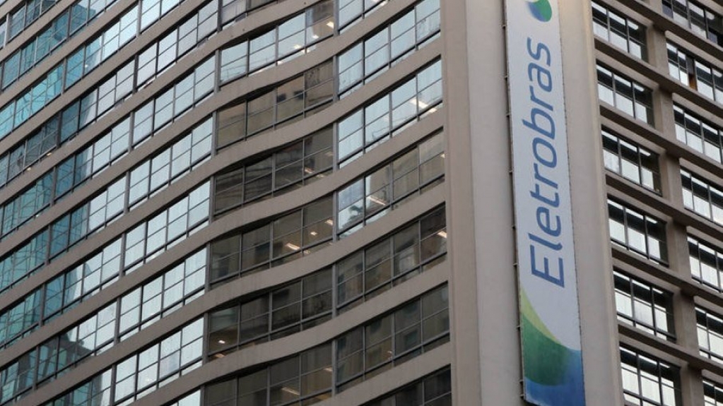 Câmara aprova privatização da Eletrobras, apesar da tentativa de obstrução
