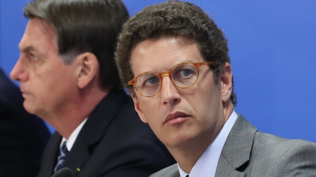 Investigação de Salles preocupa internacionalmente por desmate e corrupção