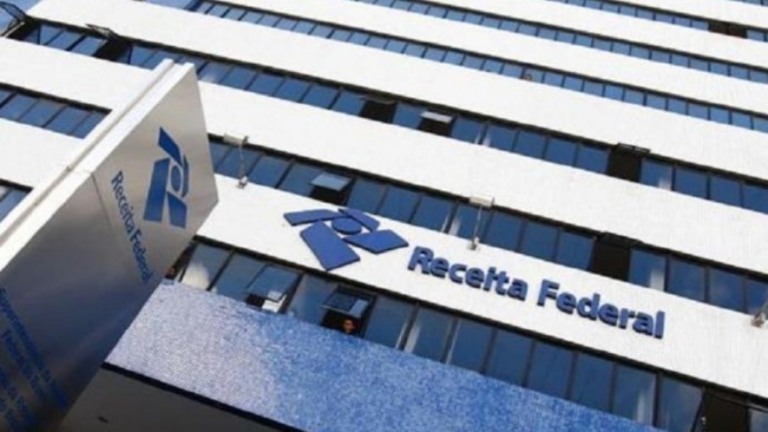 Arrecadação federal bate R$ 156,8 bilhões em abril