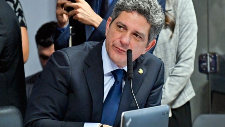 Senador pede que depoimento de Pazuello seja enviado ao MP: "mentir é crime"