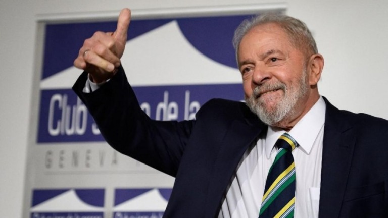 Lula venceria Bolsonaro em 2022 com 45% dos votos válidos, diz nova pesquisa
