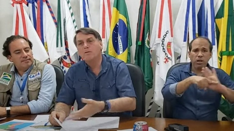 "Esquerda não toma porque mata os vermes que são", diz Bolsonaro sobre remédio