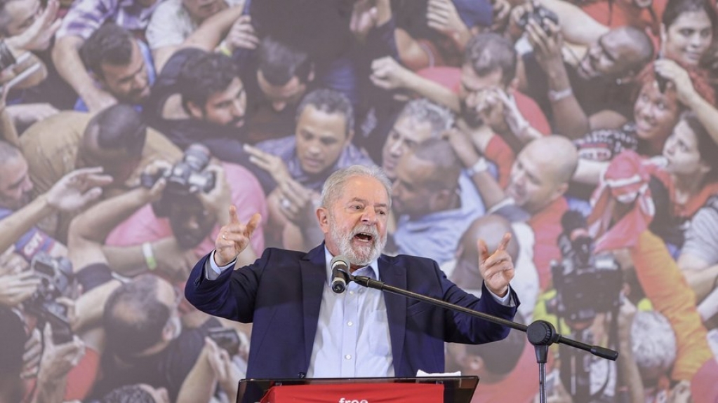 Lula diz que não há presidente que queira vir ao Brasil ou receber Bolsonaro