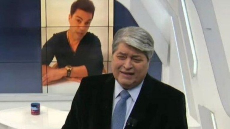 Datena revela valor de sua aposentadoria ao vivo: "R$ 4 mil e alguma coisa"